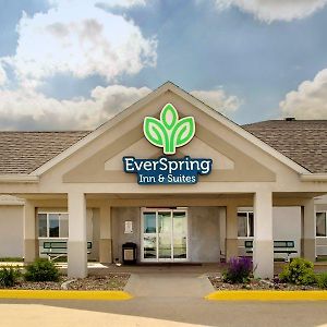 Everspring Inn & Suites